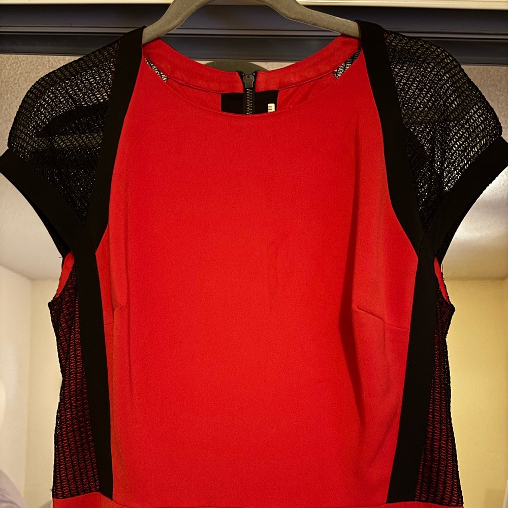 Cache cap sleeve colorblock red black sheath dress exposed zipper sz 10